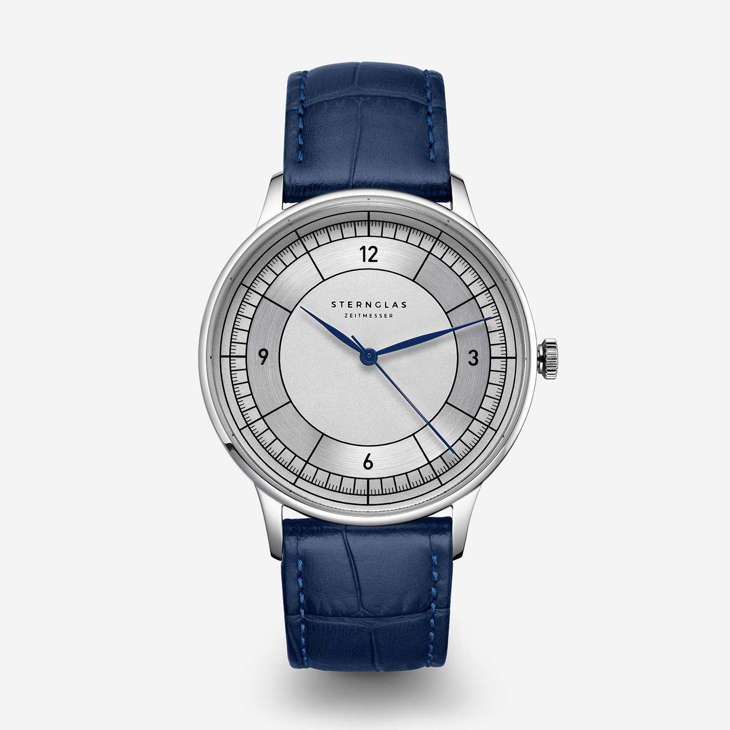 popup|Satined dial with circular brushes|Multiple concentric circles are divided into the eponymous sectors with lines. In addition, the hour ring of the satined dial has a circular brushing. This division ensures functional, optical clarity and makes for particularly easy reading.