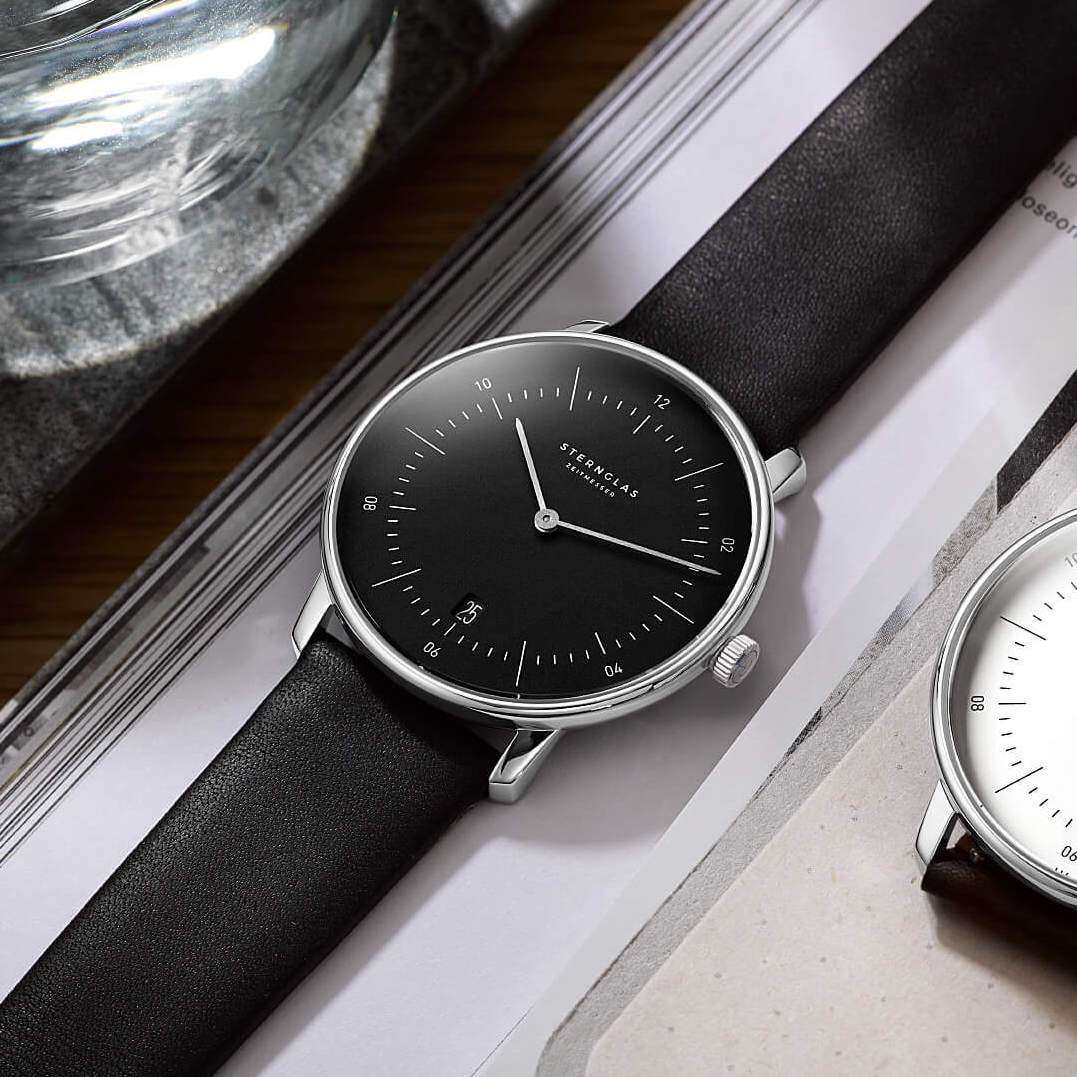 popup|Ronda quartz movement|The premium movement from Swiss traditional manufacturer Ronda ensures precision and durability.