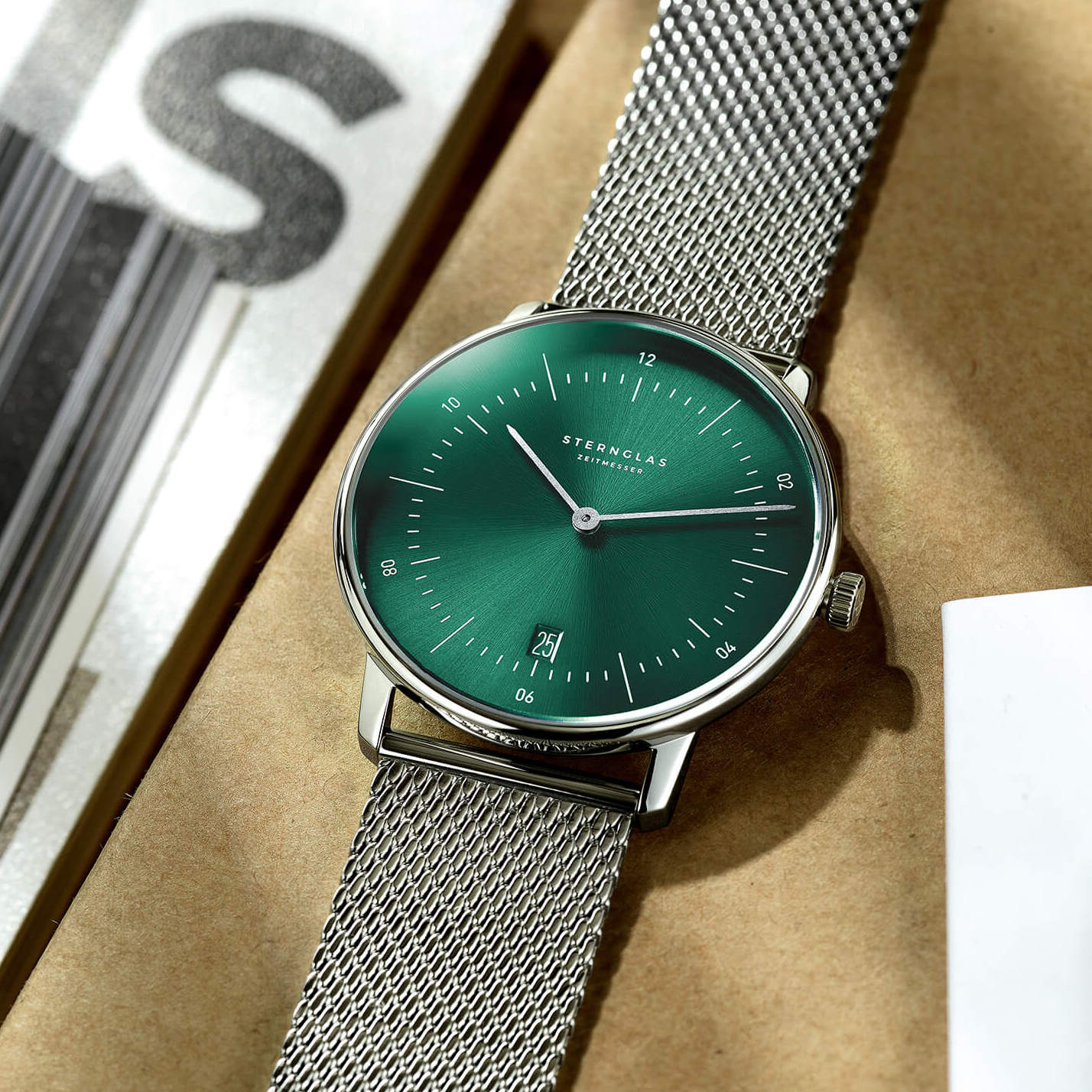 Naos green