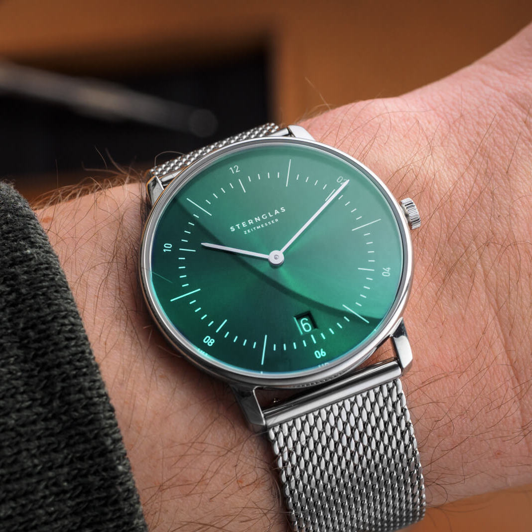 Naos green