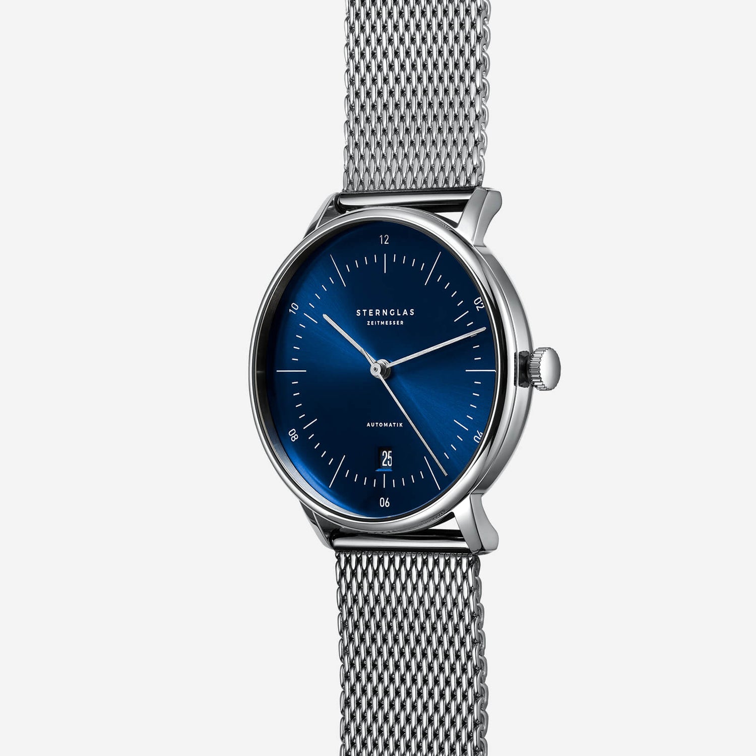 popup|Classical Bauhaus design|Inspired by the Bauhaus movement of the 1920s, the dial is reduced and kept clear.