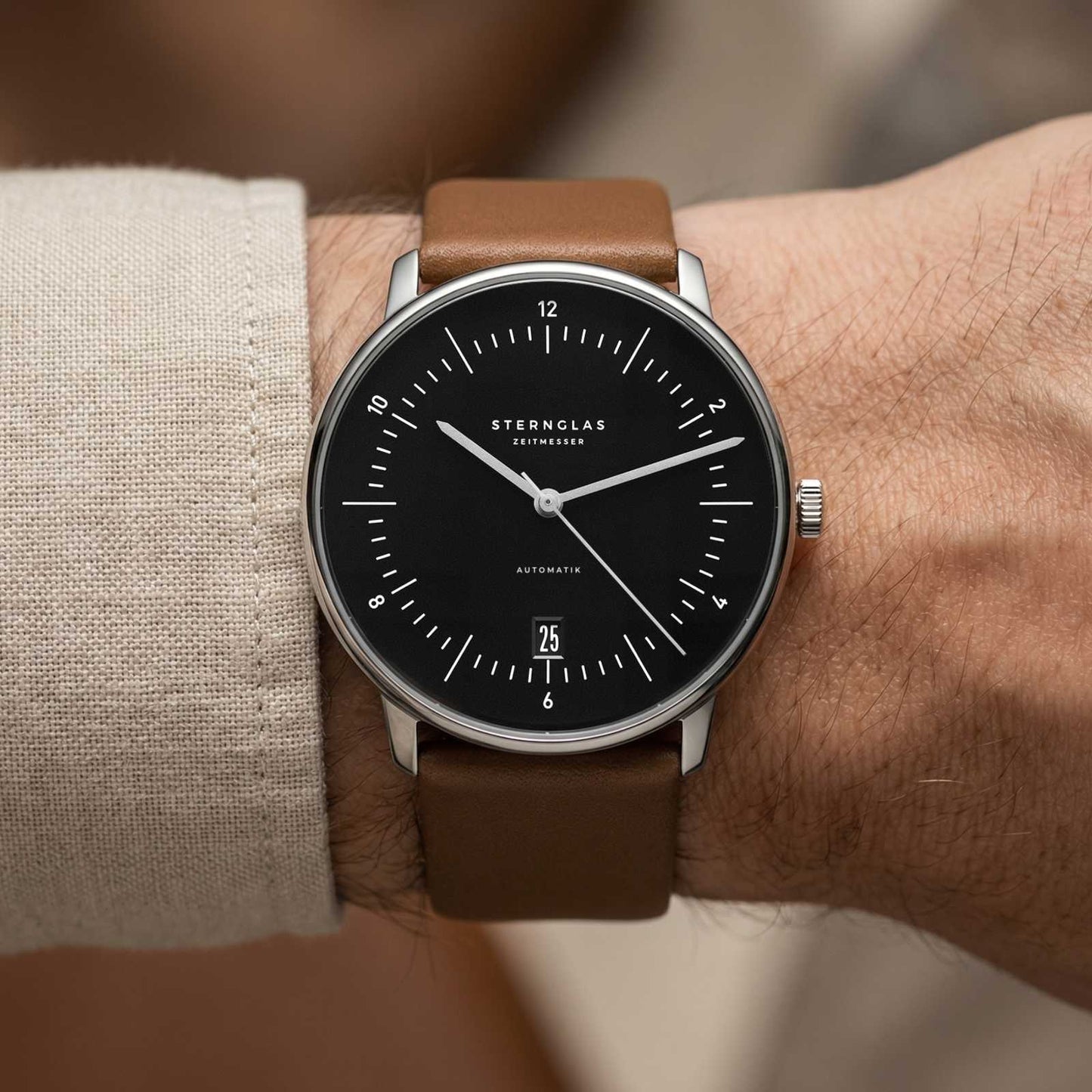 Naos Automatik piano black