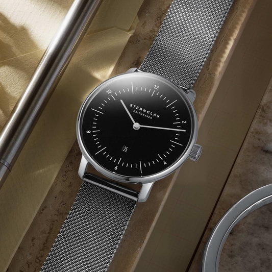 Naos XS piano black