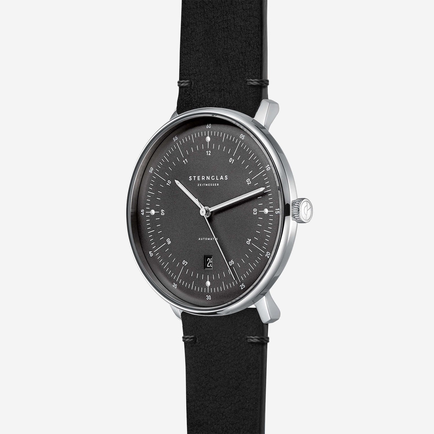 popup|Curved dial|The silvery satin-finished dial with fine curvature gives the model a noble vintage character.